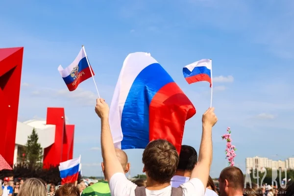 Парад горняков, фестиваль красок и певица Зара: куда сходить и что делать на Дне шахтёра в Кемерове