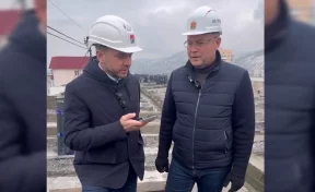 Губернатор Кузбасса поднялся на крышу 9-этажного дома, чтобы сделать важный звонок