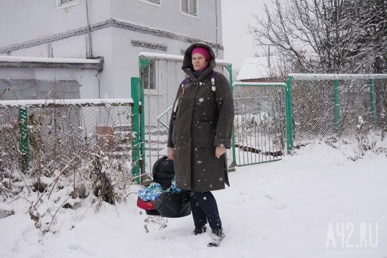 Фото: Замерзают с 4-месячной дочкой. Почему семьи в Кузбассе ждут социальный уголь до зимы 2