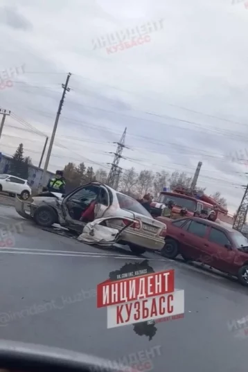 Фото: В соцсетях опубликовали видео с места серьёзной аварии в Кузбассе 1