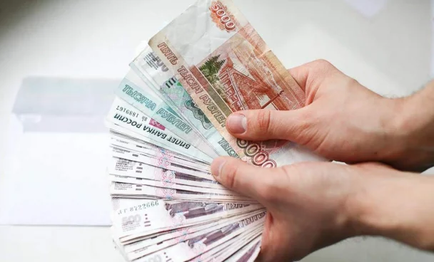 В Кемерове предприниматель получил выплату в 350 тысяч рублей и потратил её на себя