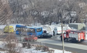 Автобус №228 попал в ДТП в Кемерове