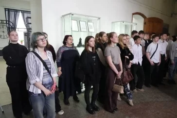 Фото: Какая «Жесть»: в исторической локации Кемерова открыли выставку скульптур Алексея Шкляра 3