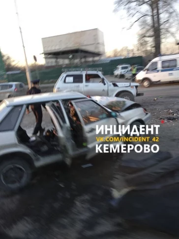 Фото: Два человека пострадали в тройном ДТП в Кемерове на Красноармейской улице 2