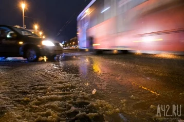 Фото: Легковушка опрокинулась на крышу после ДТП на кемеровском перекрёстке 1