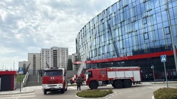 Фото: «Белгород-Арена» загорелась после атаки БПЛА 1