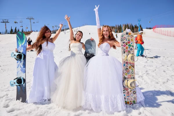 Шесть пар заключат брак на фестивале «Грелка» в Шерегеше