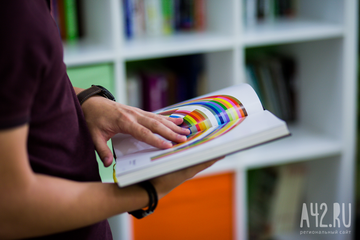 В США женщина вернула детскую книгу в библиотеку через 46 лет