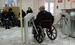 Пациенты «заминированной» кемеровской больницы возвращаются из гимназии в медучреждение