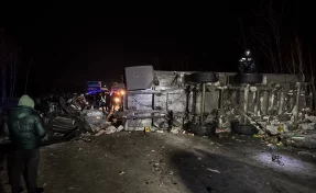 6 человек пострадали, 1 погиб в массовом ДТП с фурами на трассе Тюмень — Омск