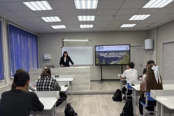 «Сибантрацит» продолжает профуроки в школах