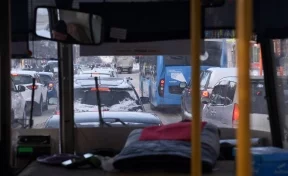 Соцсети: водитель кемеровского автобуса накричал на ребёнка