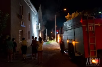 Фото: В Кемерове подожгли многоквартирный дом — спасены 8 человек 1
