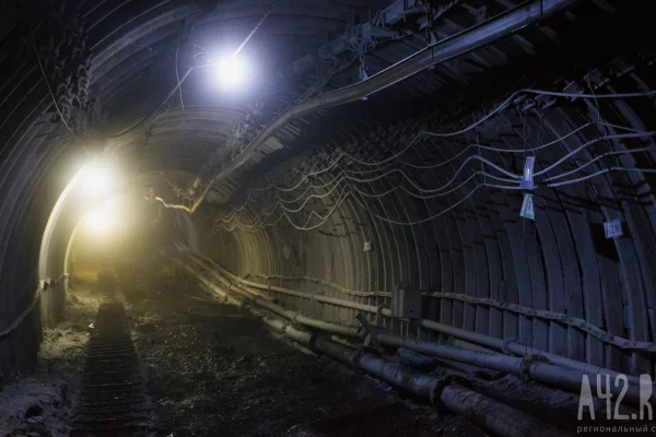 Названа кузбасская шахта, откуда из-за обрушения породы вывели свыше 150 горяков