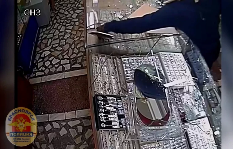 Фото: Четыре кузбассовца совершили разбойное нападение на ювелирный магазин в Красноярске 2