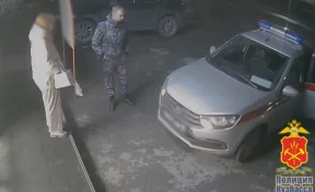 Студентка из Санкт-Петербурга прилетела в Кузбасс, чтобы перевести деньги тёти мошенникам