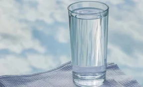 Немецкие учёные объяснили пользу употребления стакана воды натощак 