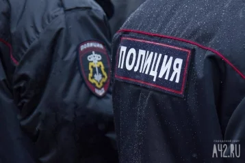 Фото: В Москве 13-летний школьник поджёг дверь полицейского участка 1