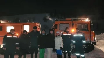 Фото: Медики 7 часов ехали к пациентам в кузбасский посёлок в 40-градусный мороз 1