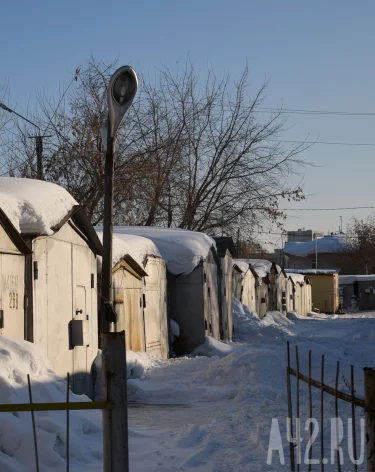 Кемеровчанин наворовал в гаражах имущества на 300 000 рублей