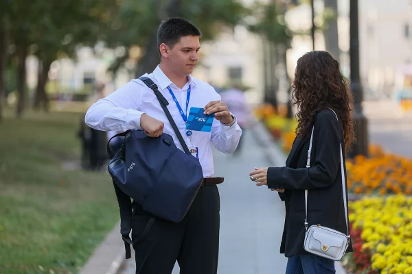 Жители Кузбасса предпочитают доставку банковских карт на дом