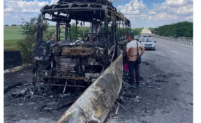 Под Симферополем дотла сгорел пассажирский автобус