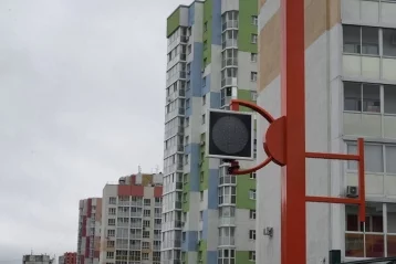 Фото: В Кемерове у четырёх школ и детского сада установят новые светофоры 1