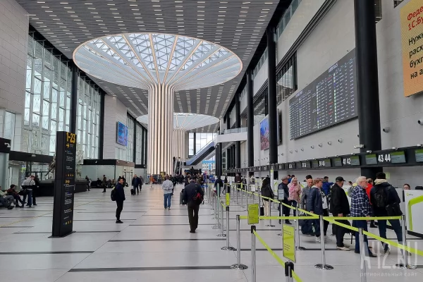 Пассажиры ждали вылета из Новосибирска в Кемерово более 16 часов без еды: авиакомпанию оштрафовали