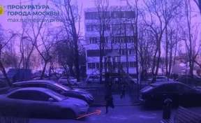 Водитель сбил ребёнка во дворе жилого дома на юге Москвы