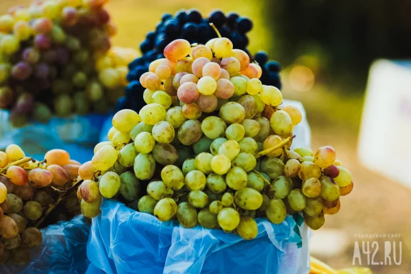 В Кузбассе за месяц цены на виноград выросли на 15%, огурцы подорожали на 9%