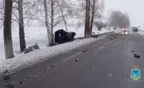 На трассе в Белгородской области маршрутка с пассажирами упала в кювет, есть погибший и пострадавшие  