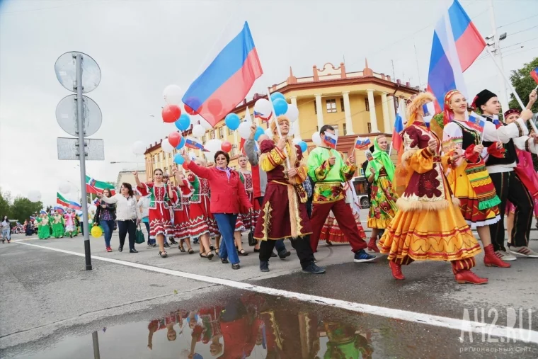 Фото: Дружба народов: как в Кемерове прошло шествие 18