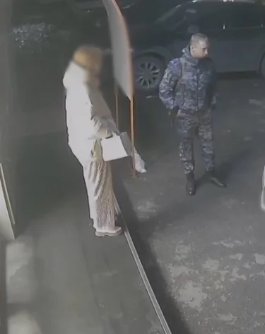 Студентка из Санкт-Петербурга прилетела в Кузбасс, чтобы перевести деньги тёти мошенникам