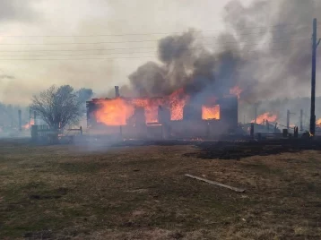 Фото: В деревне под Красноярском мужчина поджёг дома соседей, отогревая водопровод на своём участке 1