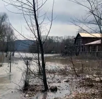 Фото: Мэр Новокузнецка показал на видео подтопленный паводком район 1