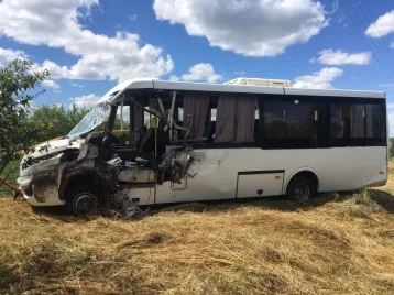 Фото: В Орловской области столкнулись автобус и грузовик, девять человек пострадали 1