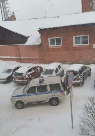 Фото: Очевидцы опубликовали фото и видео с места оцепления крупных гипермаркетов в Кемерове 2