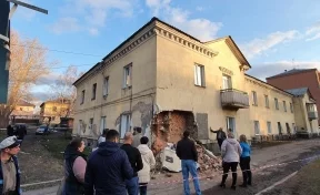Следователи заинтересовались обрушением стены жилого дома в Кузбассе