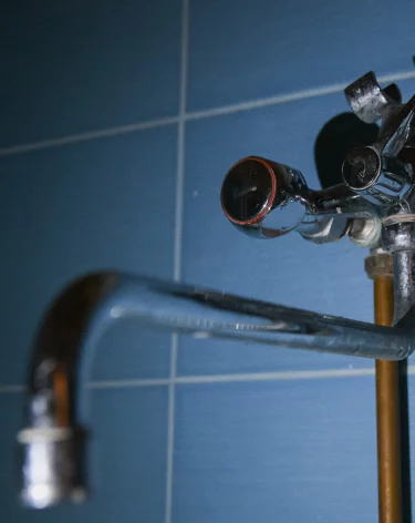 В кузбасском городе жители нескольких улиц остались без холодной воды