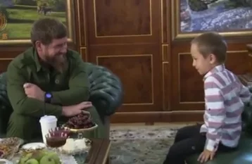 Фото: Новым охранником Рамзана Кадырова стал шестилетний ребёнок 1
