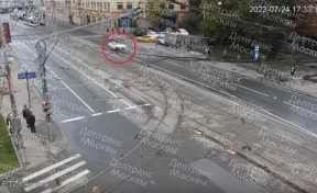 В центре Москвы пьяный водитель Maserati вылетел на тротуар и сбил женщину 