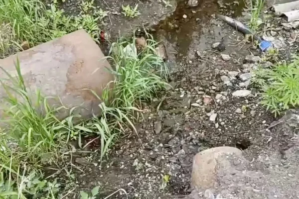 Глава Беловского округа проверил подтопляемые грунтовыми водами улицы