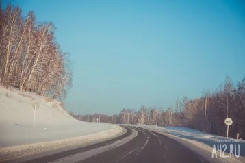 Фото: На кузбасской трассе загорелся автобус, в котором ехала детская волейбольная команда 1