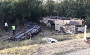 На Ставрополье пассажирский автобус попал в серьёзное ДТП: есть жертвы