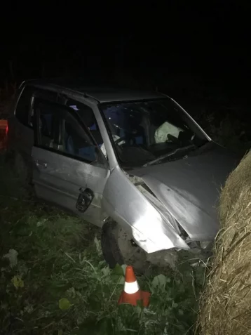 Фото: Пьяный кузбассовец въехал в стог сена: трое человек пострадали 1