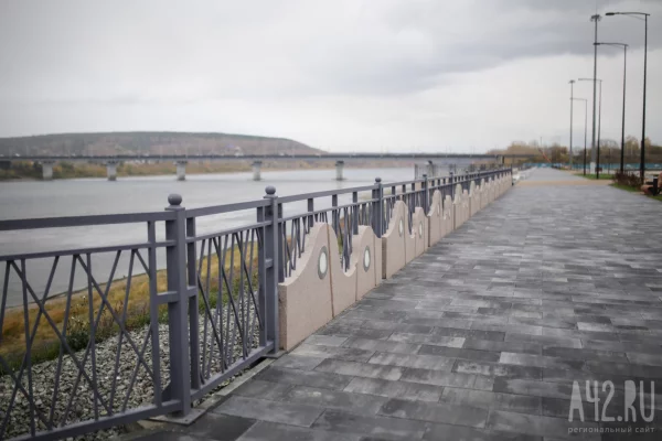 «Невнятная музыка»: кемеровчане пожаловались на радио на новой набережной Томи