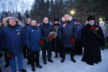 Фото: В Прокопьевске открыли стелу «Город трудовой доблести» 4