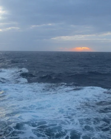 В Японском море ищут пропавшего на катере неделю назад российского рыбака