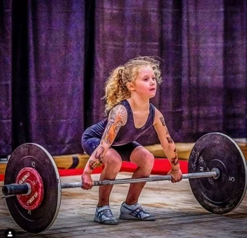Фото: Названа самая сильная в мире семилетняя девочка 1