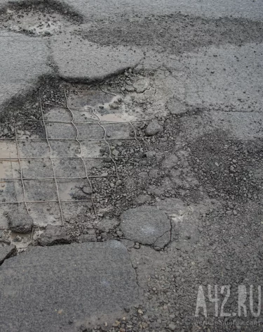 Бастрыкин поручил возбудить дело из-за разбитой дороги в кемеровской деревне Сухово